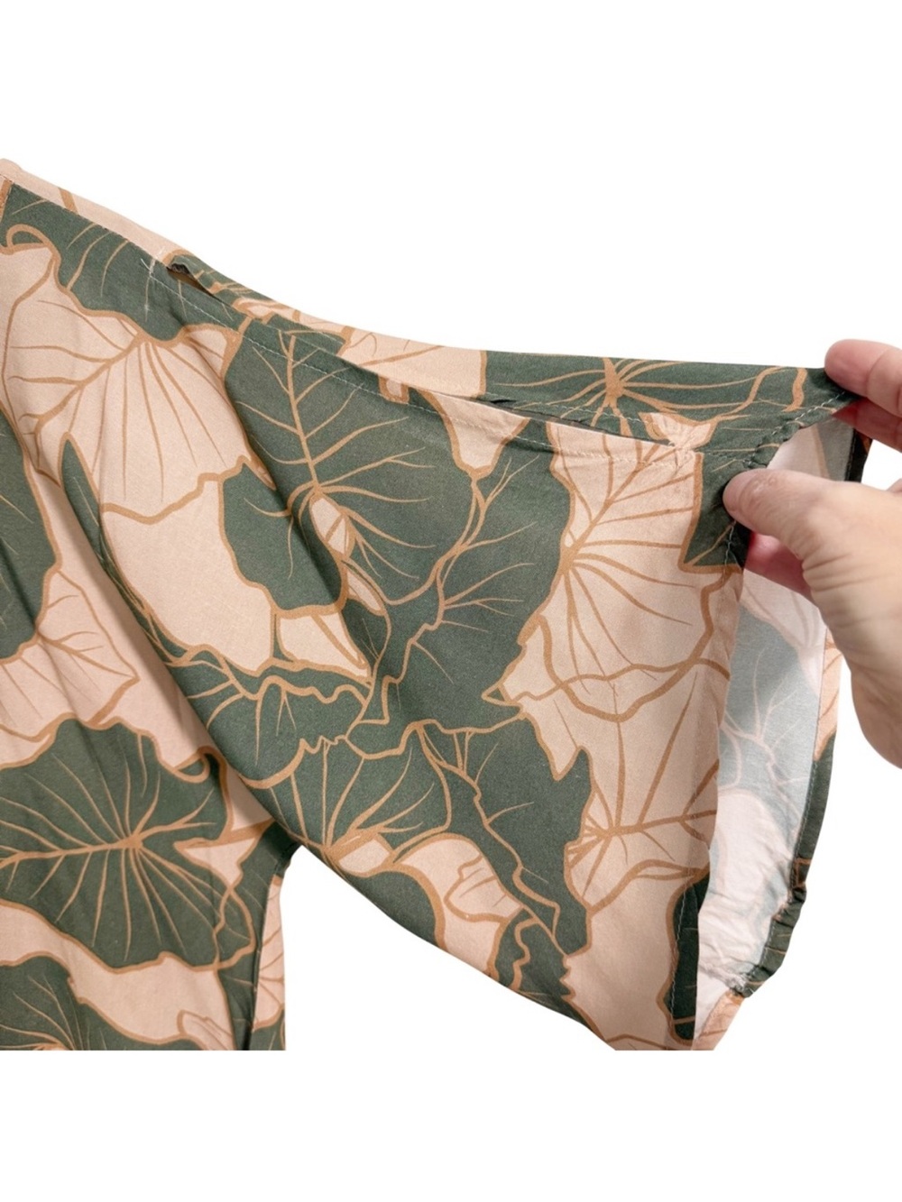 Lexbreezy Hawaii Large Green Kalo Top - Picture 3 of 5